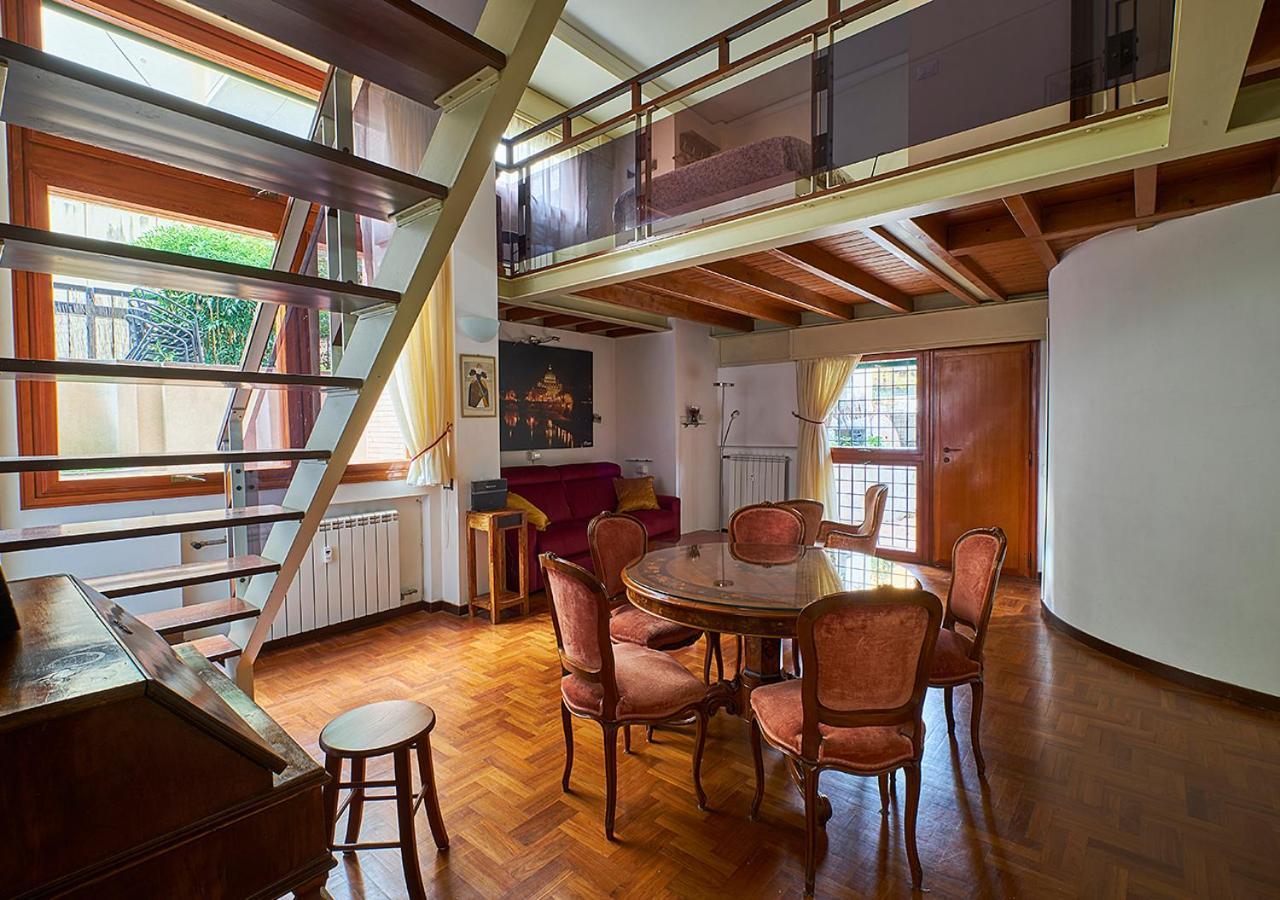 Crimson Apartment